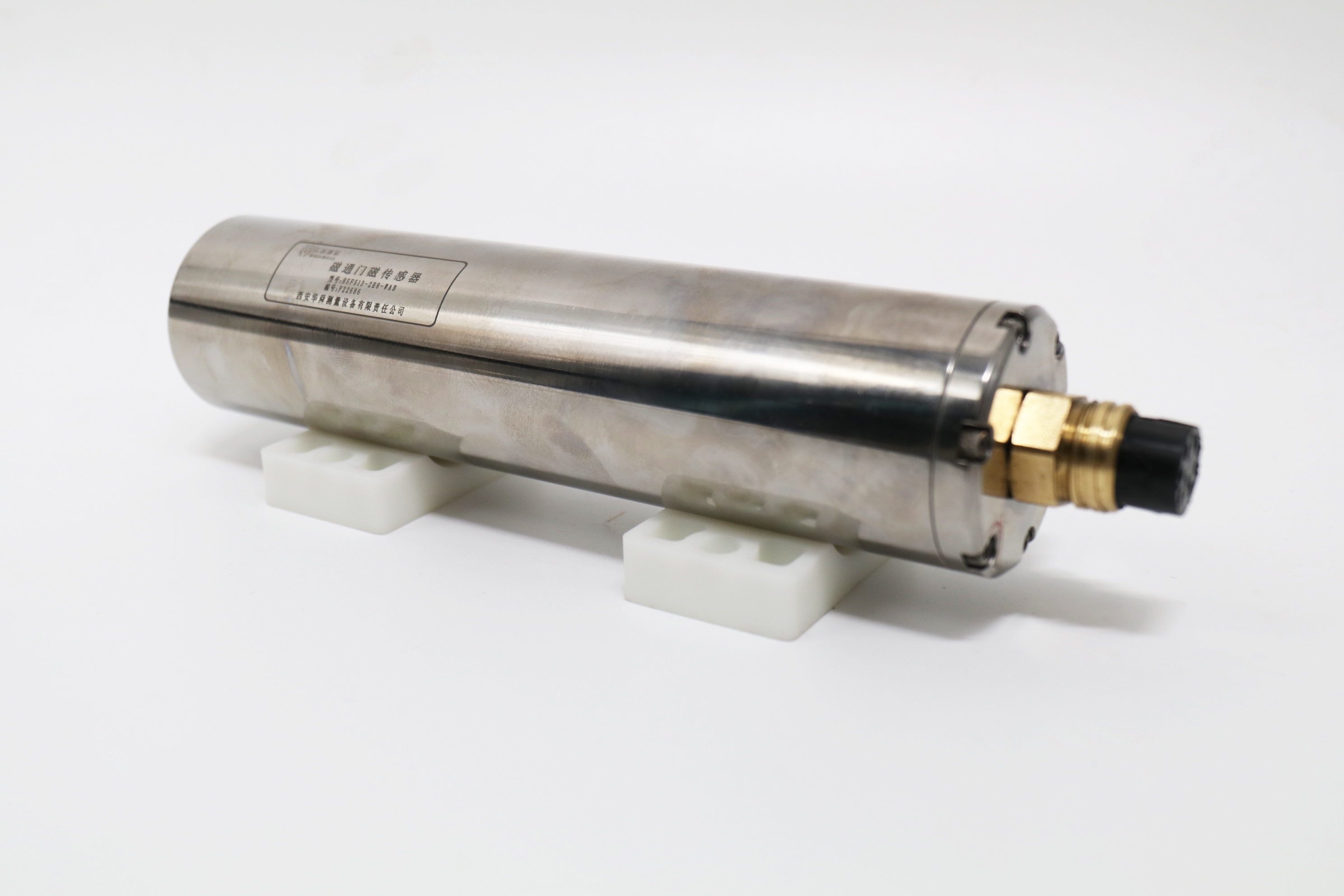 磁通门传感器.jpg 磁通门传感器.jpg